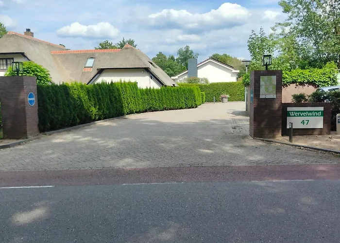Chalet Glass Veranda In Nature Garderen