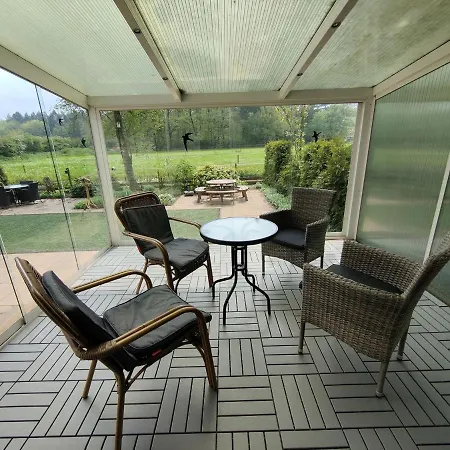Chalé Glass Veranda In Nature